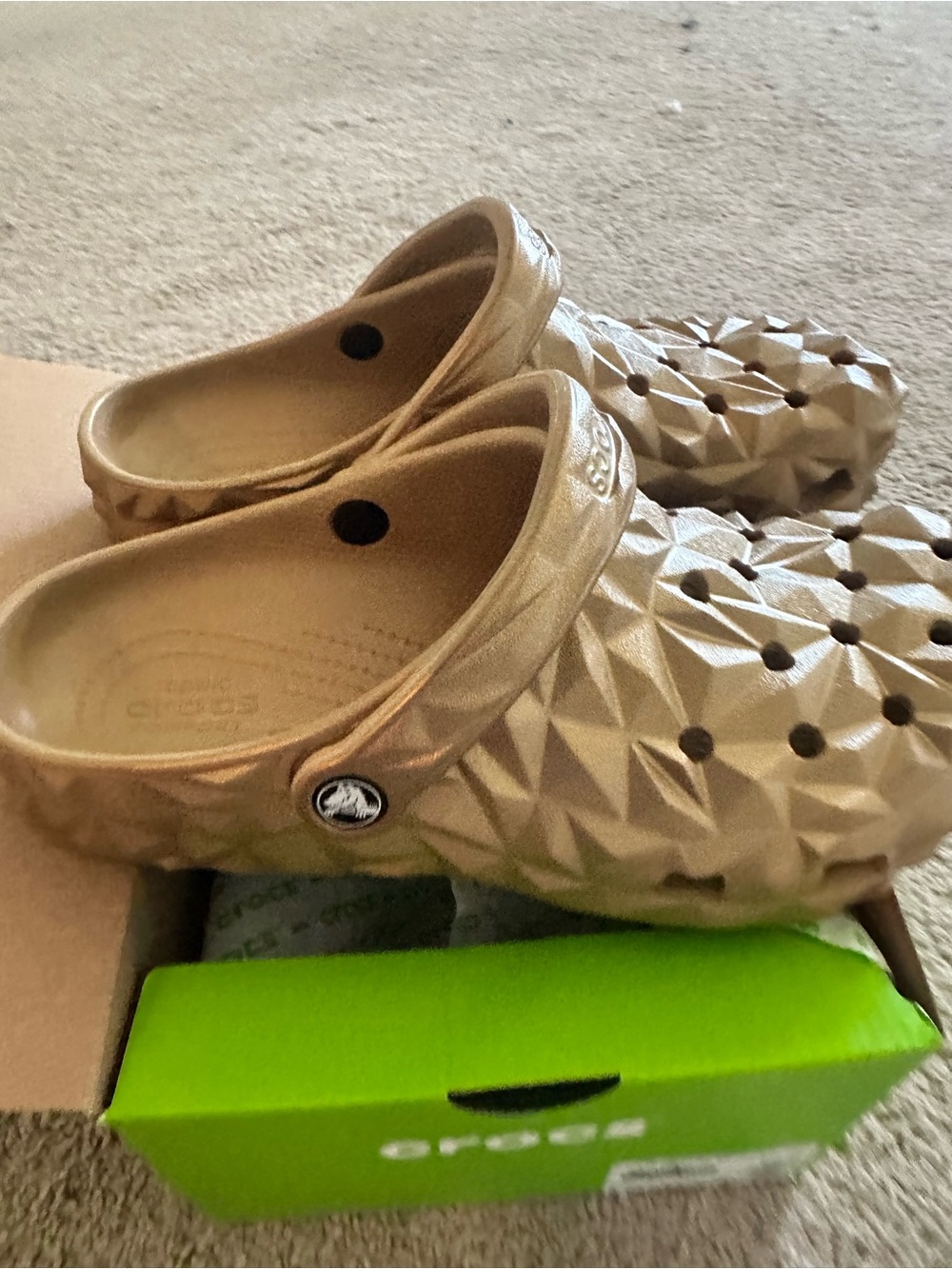 CROCS Women's Metallic Gold Classic Clog with Geometric Texture - Picture 4 of 10